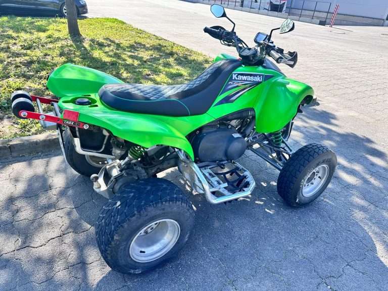 Quad Kawasaki KFX 700 mit neu bezogenem Sitz
